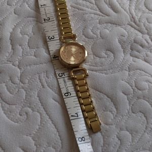 Gold Invicta